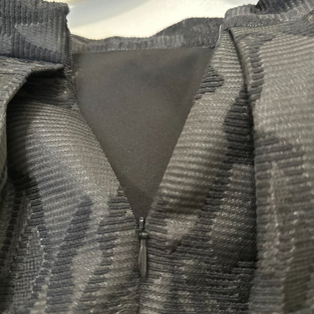 Banana Republic Black Party Skirt – Size 2P - Picture 8 of 10